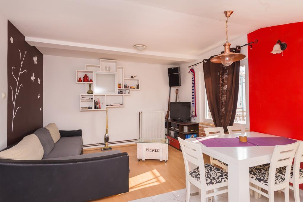 Apartment Milka Водице Екстериор снимка